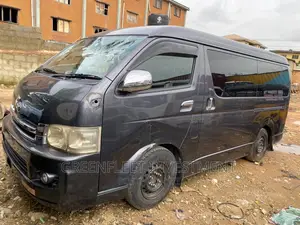 Toyota HiAce 2012 Black