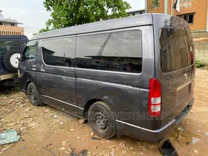 Toyota HiAce 2012 Black