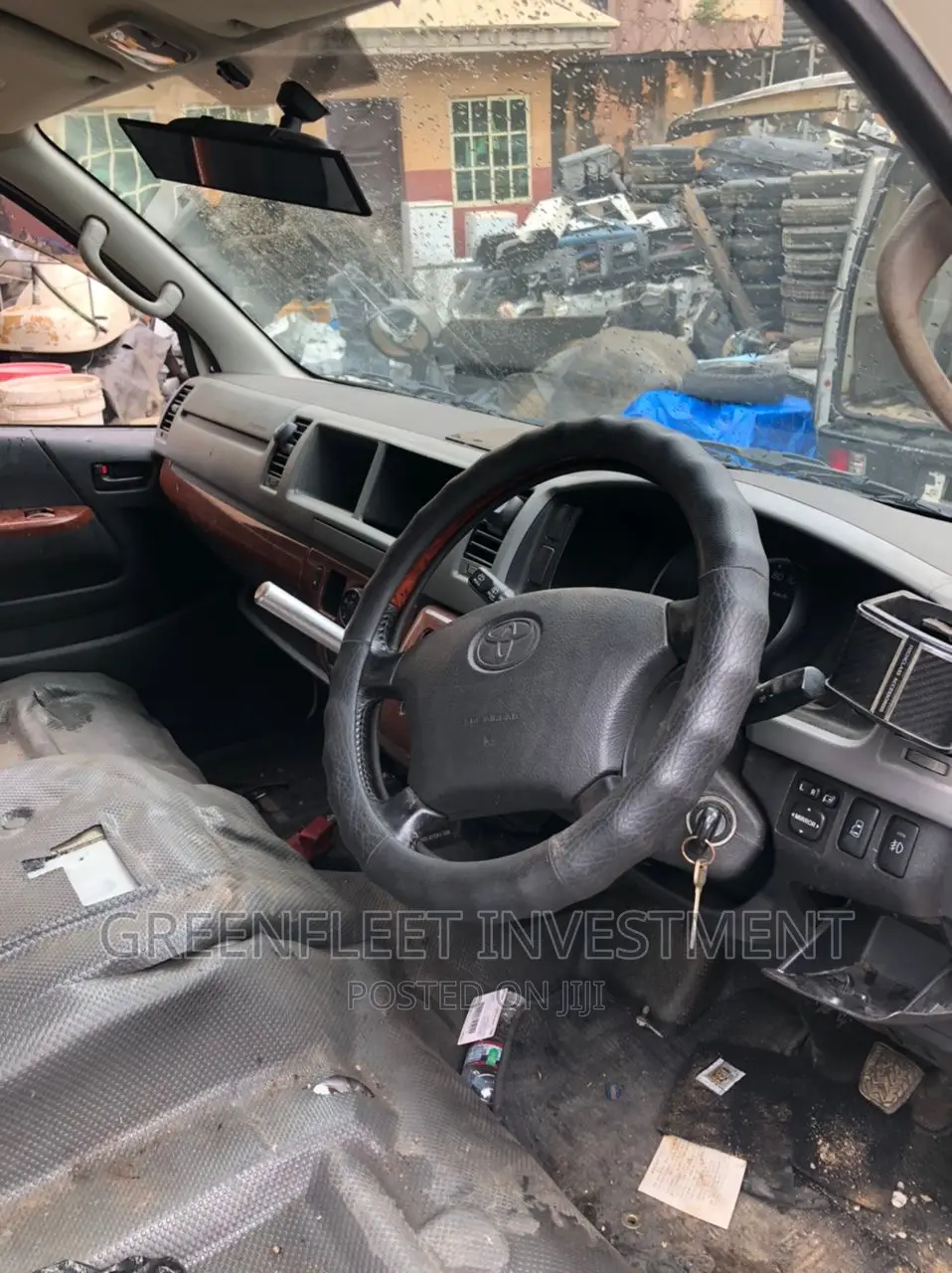 Toyota HiAce 2012 Black