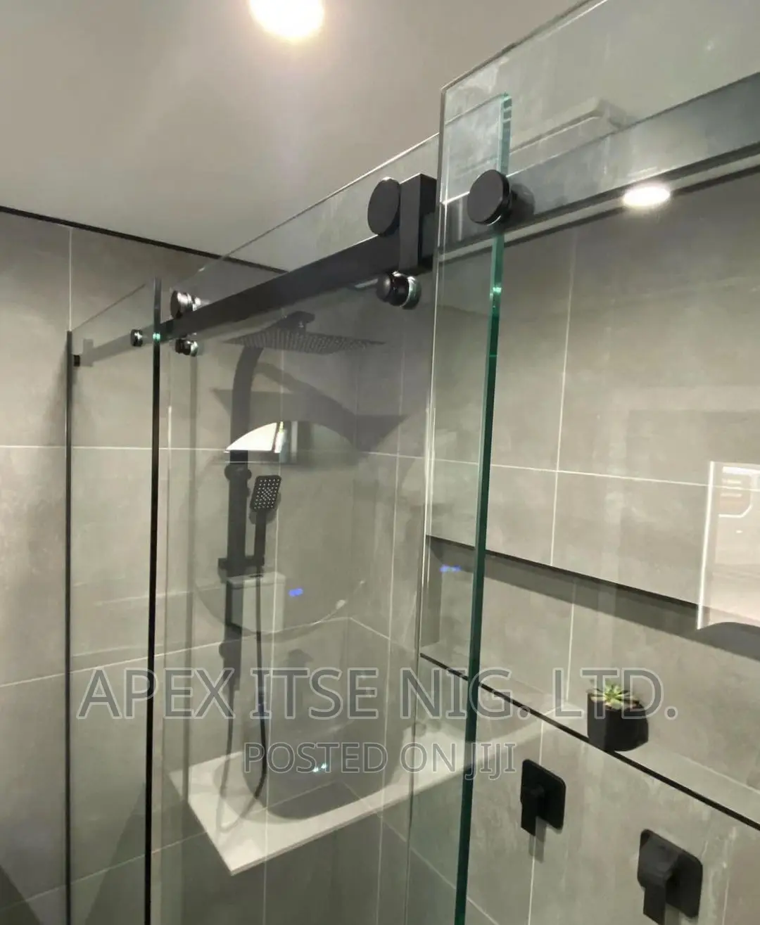 10mm Tempered Glass With Flat Pipe Roller.
