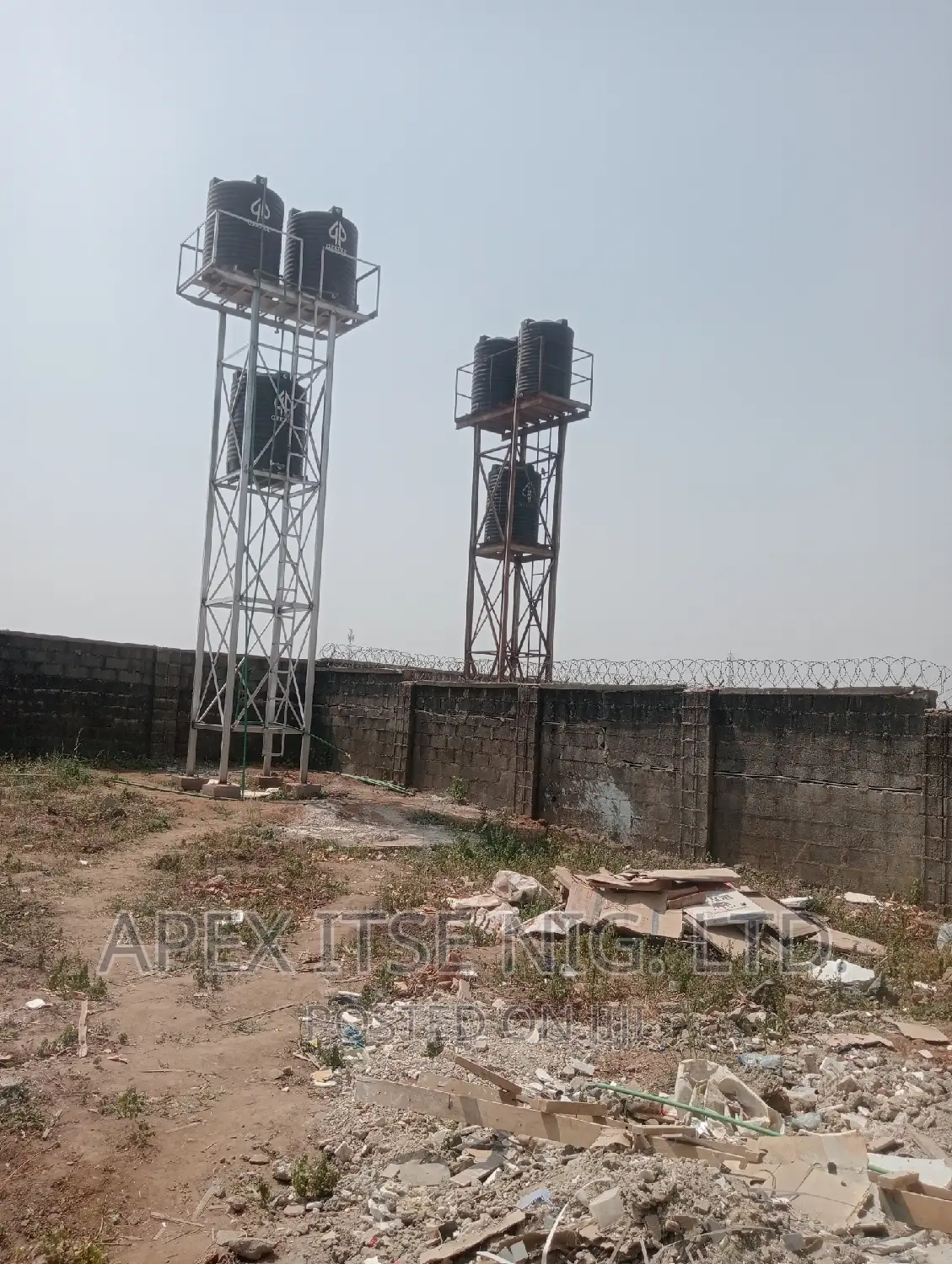 3 Tanks Capacity Overhead Stanchion