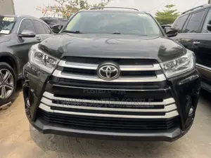 Toyota Highlander XLE 4x4 V6 (3.5L 6cyl 8A) 2018 Black