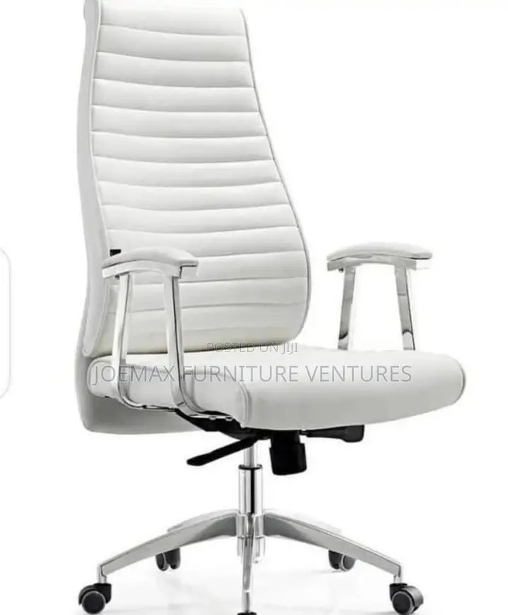 Gaming Table With White Chair