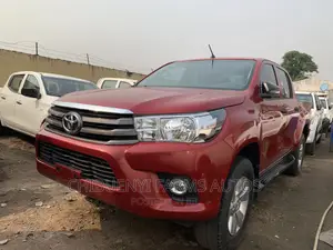 Toyota Hilux SR5 4x4 2016 Red