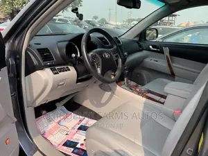 Toyota Highlander Limited 2012 Gray