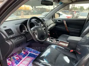 Toyota Highlander Limited 3.5l 4WD 2013 Beige