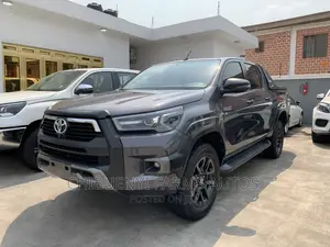 New Toyota Hilux 2022 Gray