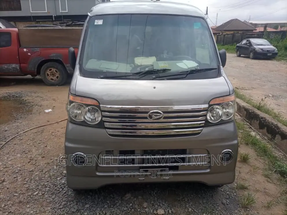 Daihatsu Hijet 2012 Gold