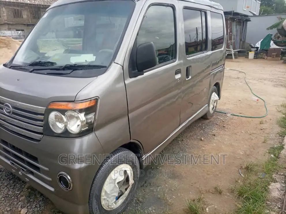 Daihatsu Hijet 2012 Gold