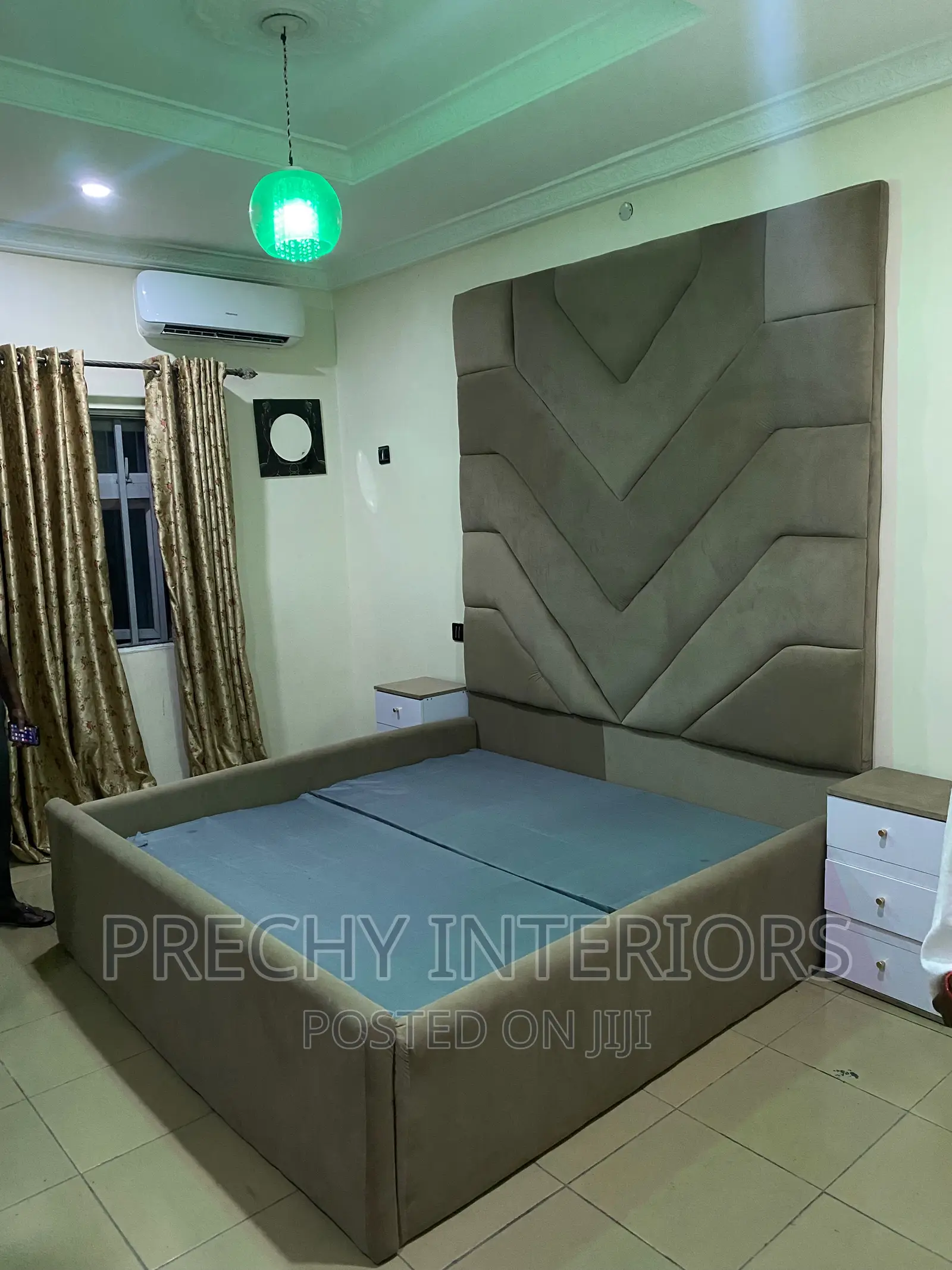 8ft Bedframe