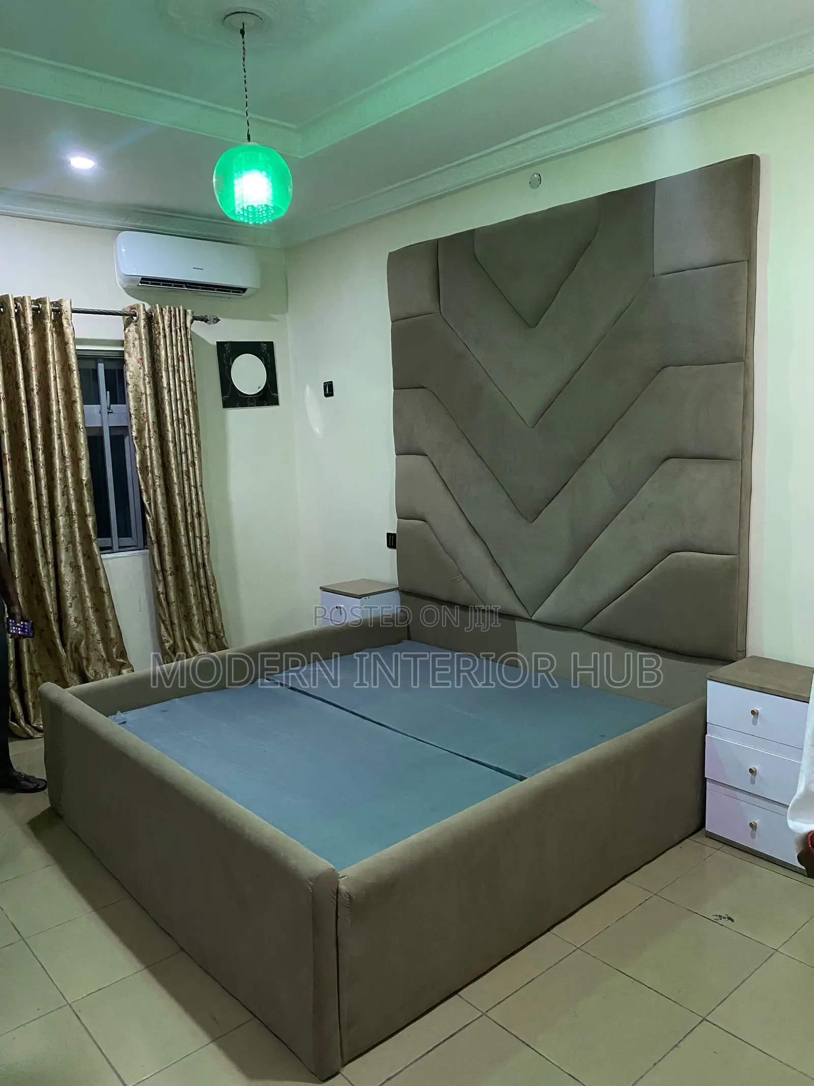 8ft Bedframe