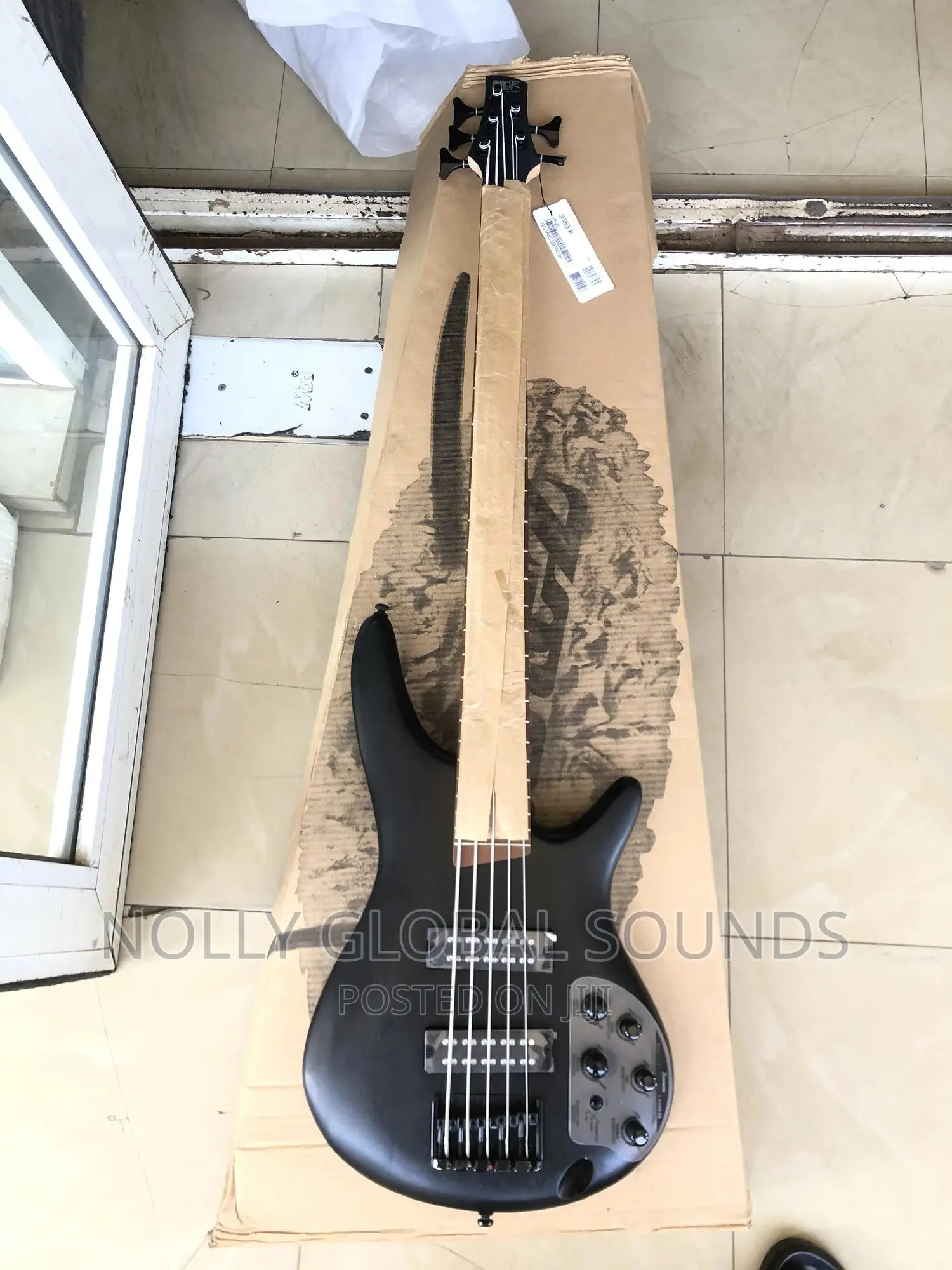 Ibanez Sr305 5-String Active Bass Guitar