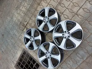 Mercedes 4matic Alloyed Rim19.
