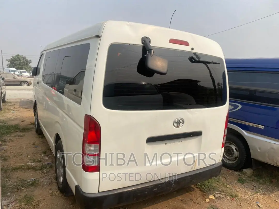 Toyota HiAce 2015 White