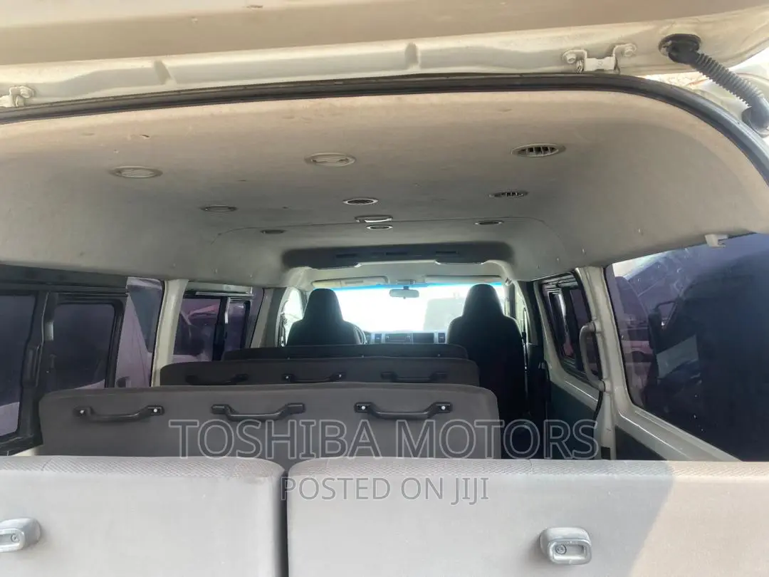 Toyota HiAce 2015 White