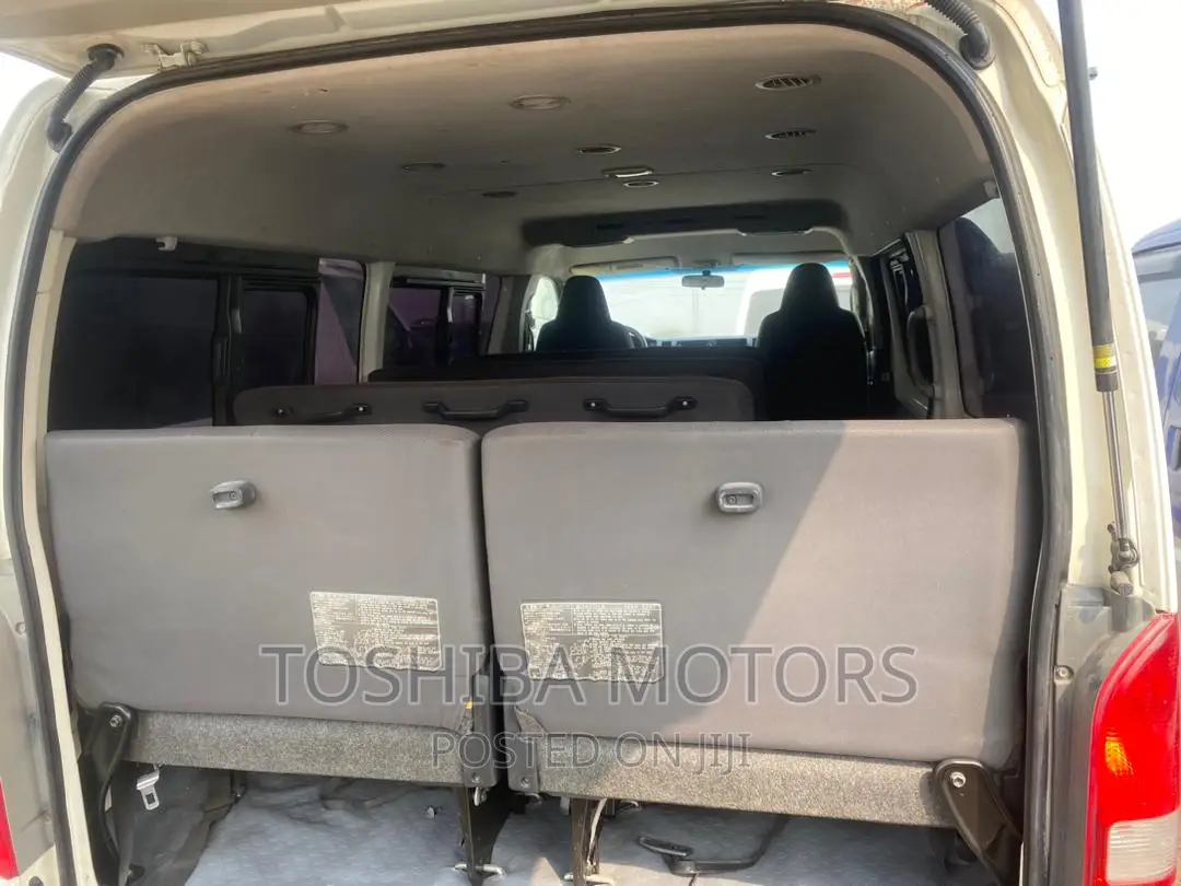 Toyota HiAce 2015 White