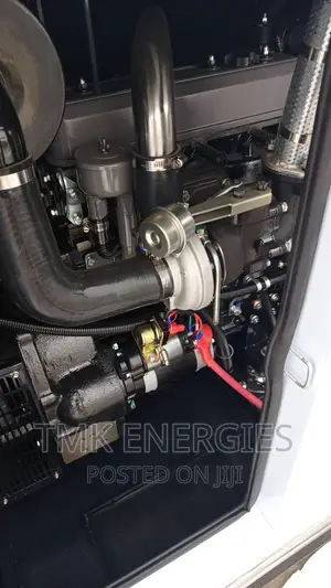 400KVA Perkins Soundproof Diesel Gen