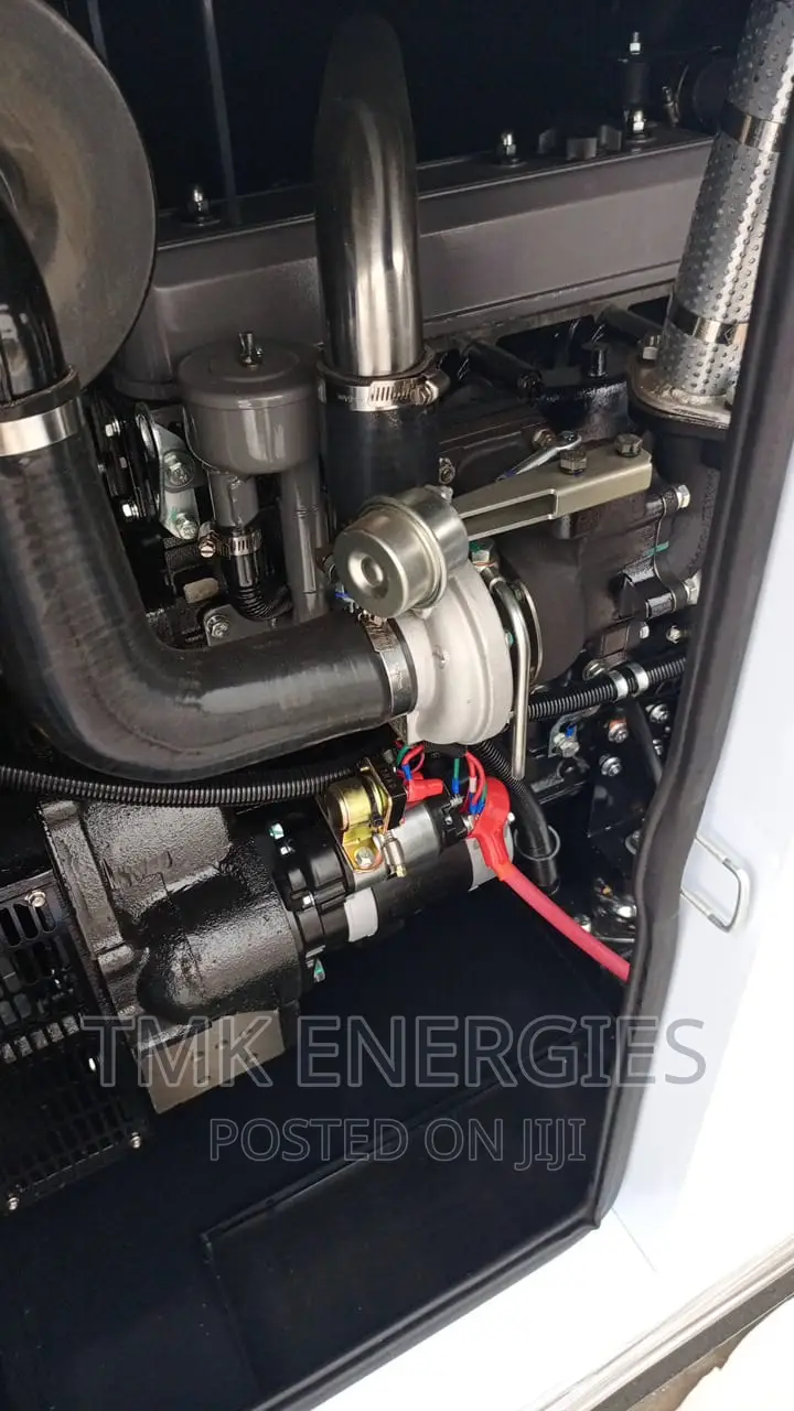 400KVA Perkins Soundproof Diesel Gen