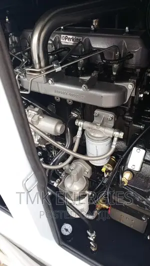 400KVA Perkins Soundproof Diesel Gen