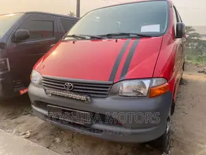 Toyota HiAce 2004 Red