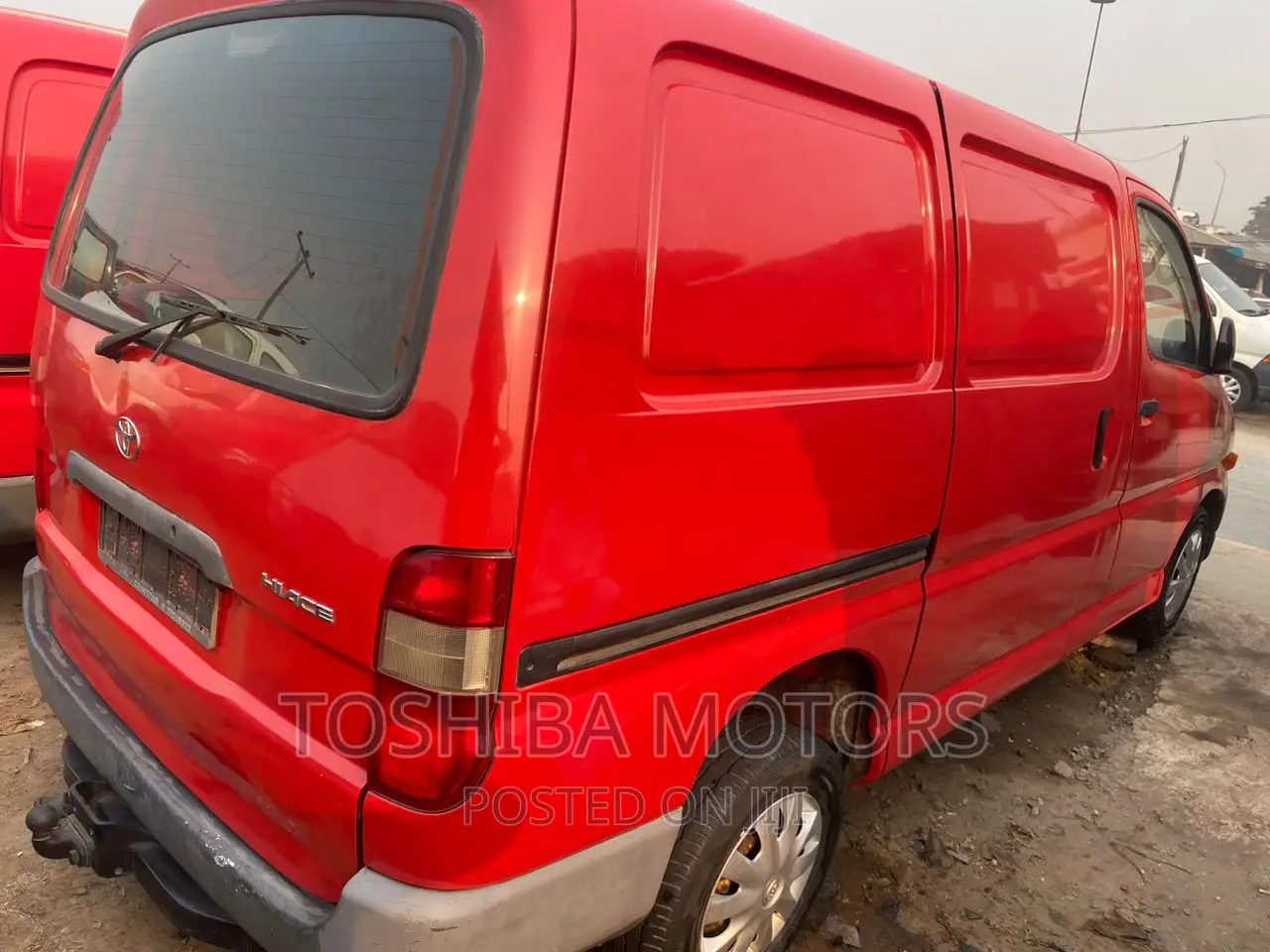 Toyota HiAce 2004 Red