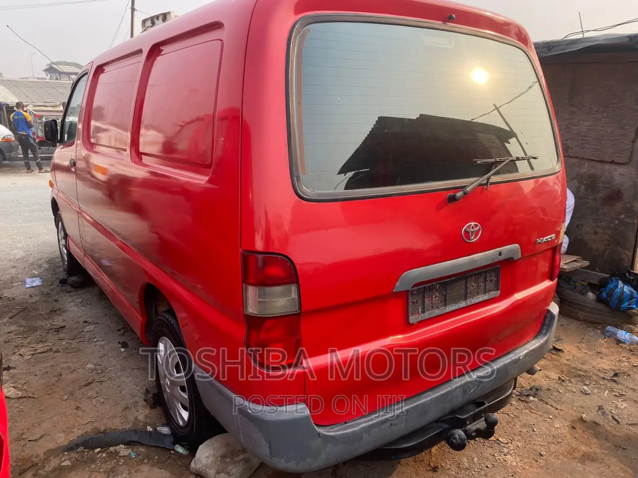 Toyota HiAce 2004 Red