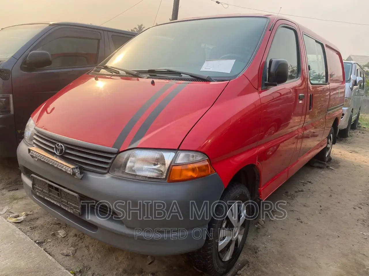 Toyota HiAce 2004 Red