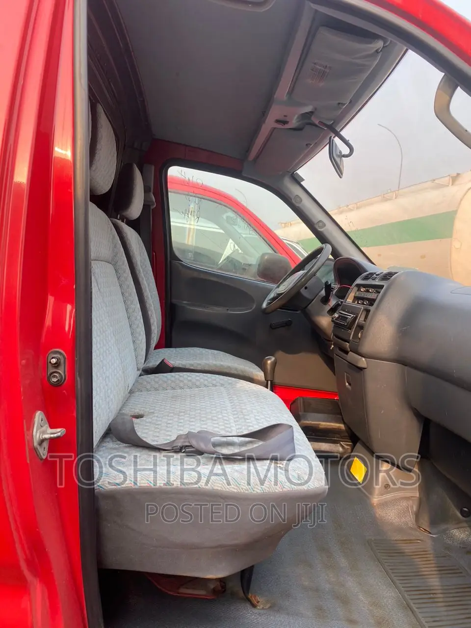Toyota HiAce 2004 Red