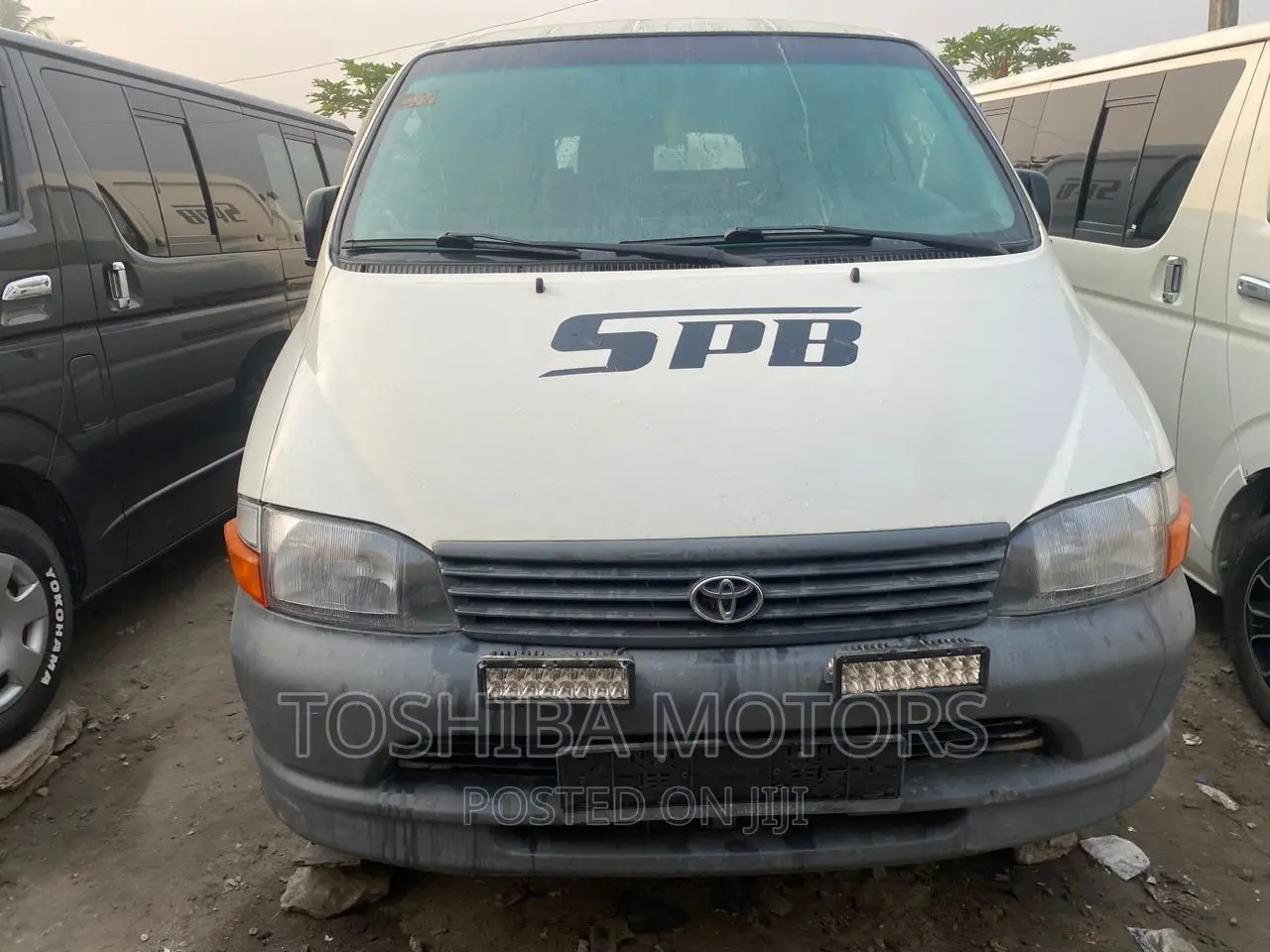 Toyota HiAce 2004 White