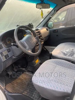 Toyota HiAce 2004 White
