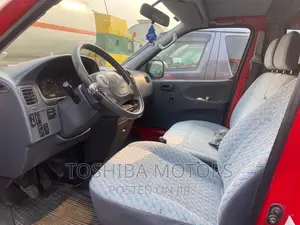 Toyota HiAce 2004 White