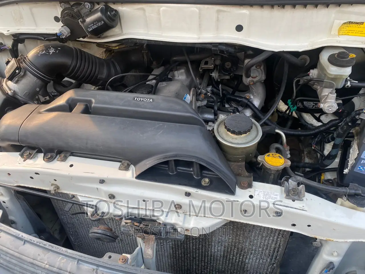 Toyota HiAce 2004 White