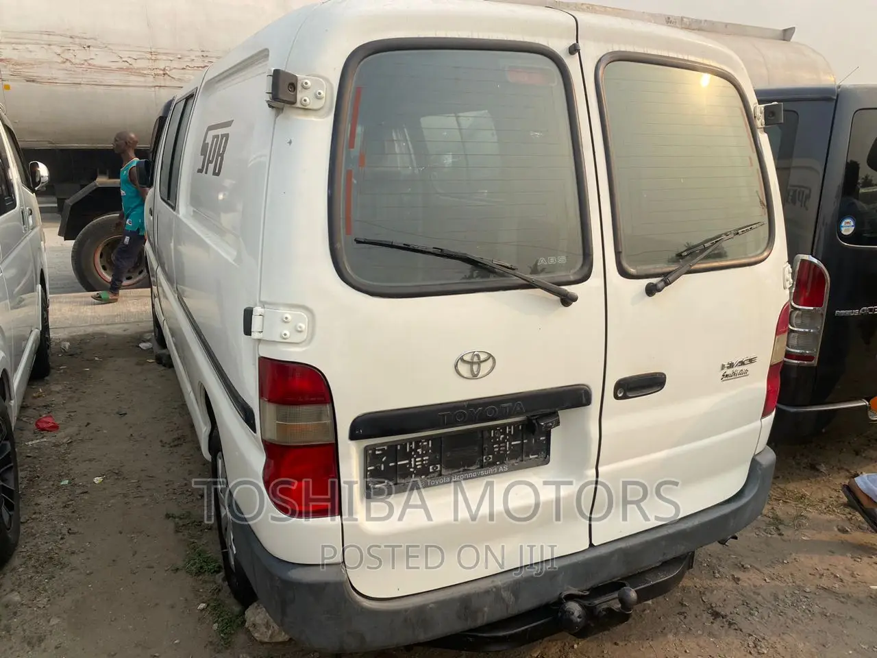 Toyota HiAce 2004 White