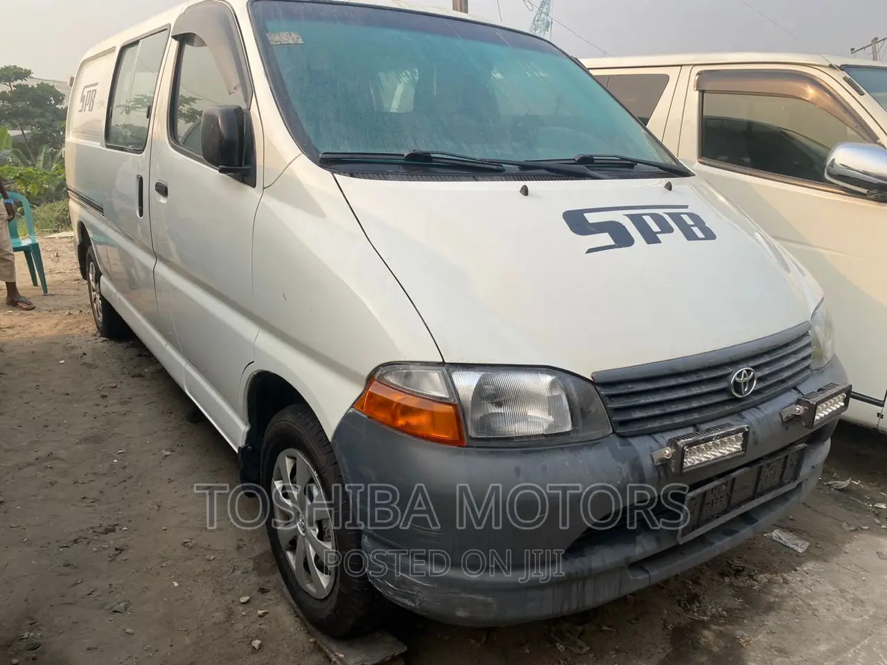 Toyota HiAce 2004 White