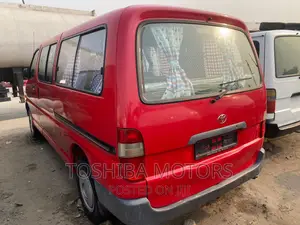 Toyota HiAce 2003 Red