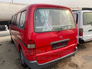 Toyota HiAce 2003 Red