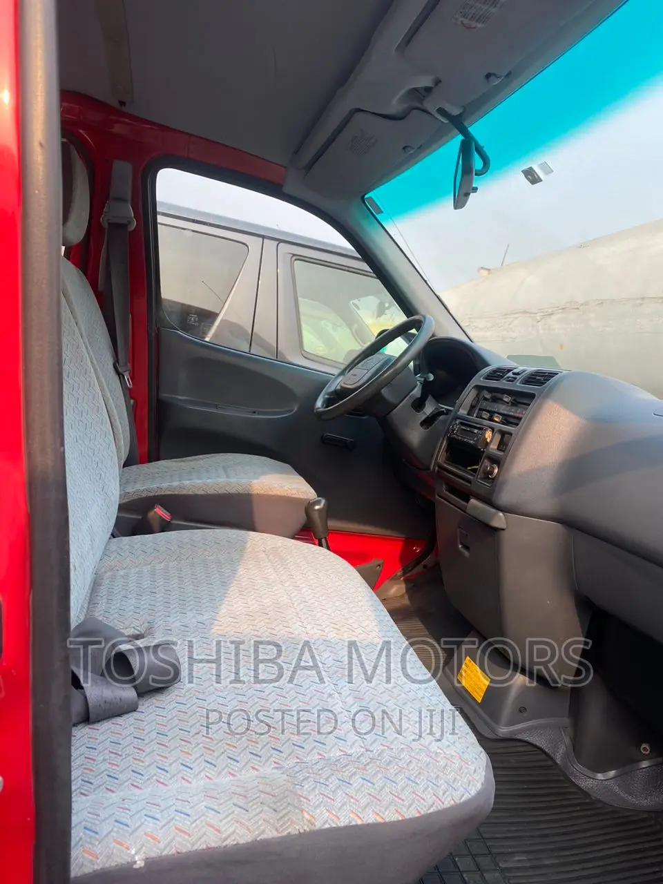 Toyota HiAce 2003 Red