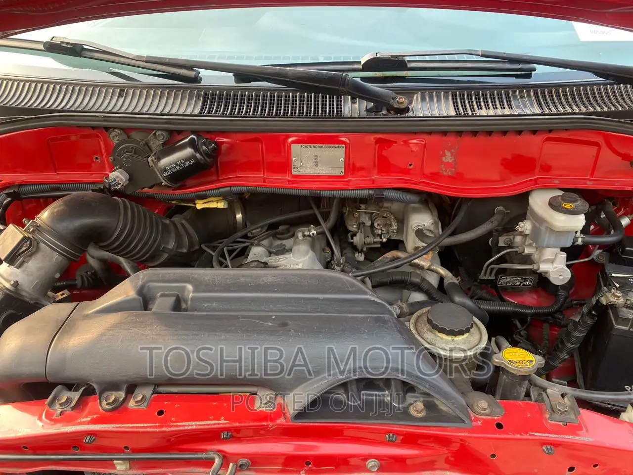 Toyota HiAce 2003 Red
