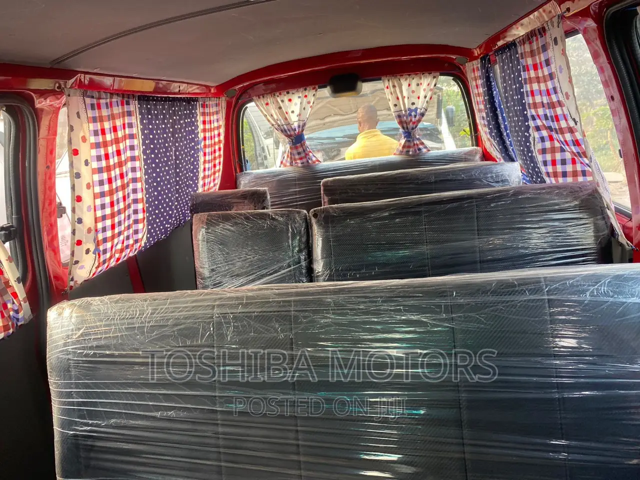 Toyota HiAce 2003 Red