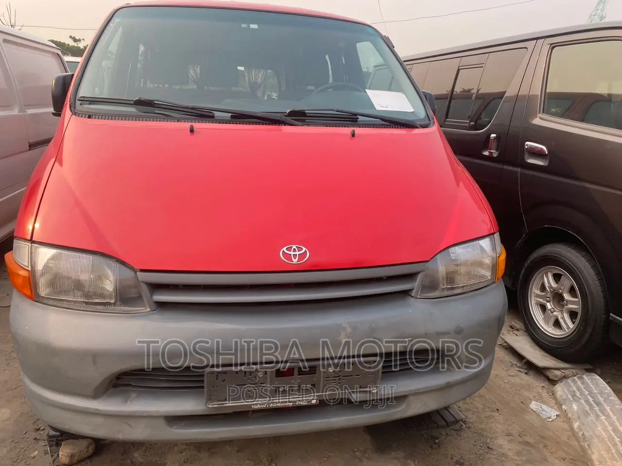 Toyota HiAce 2003 Red