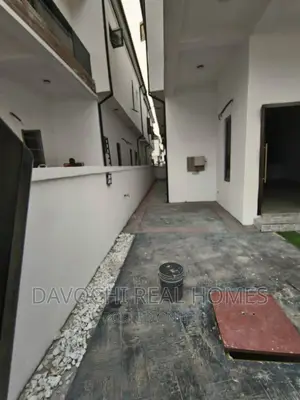 4bdrm Apartment in Chevron Second Toll, Lekki for rent