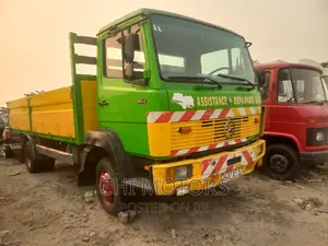 Mercedes Truck 814 Yellow Direct