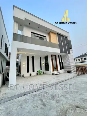 5bdrm Duplex in Chevron for sale