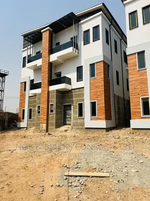 4bdrm Duplex in Bricks Luxury Court, Jahi for sale