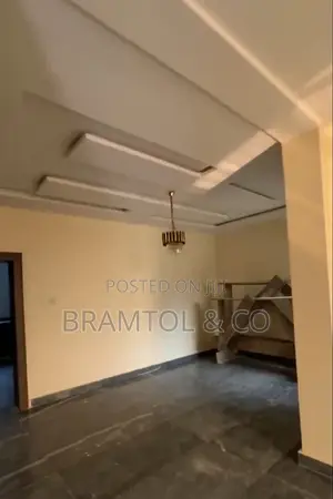 5bdrm Duplex in Kaura for rent