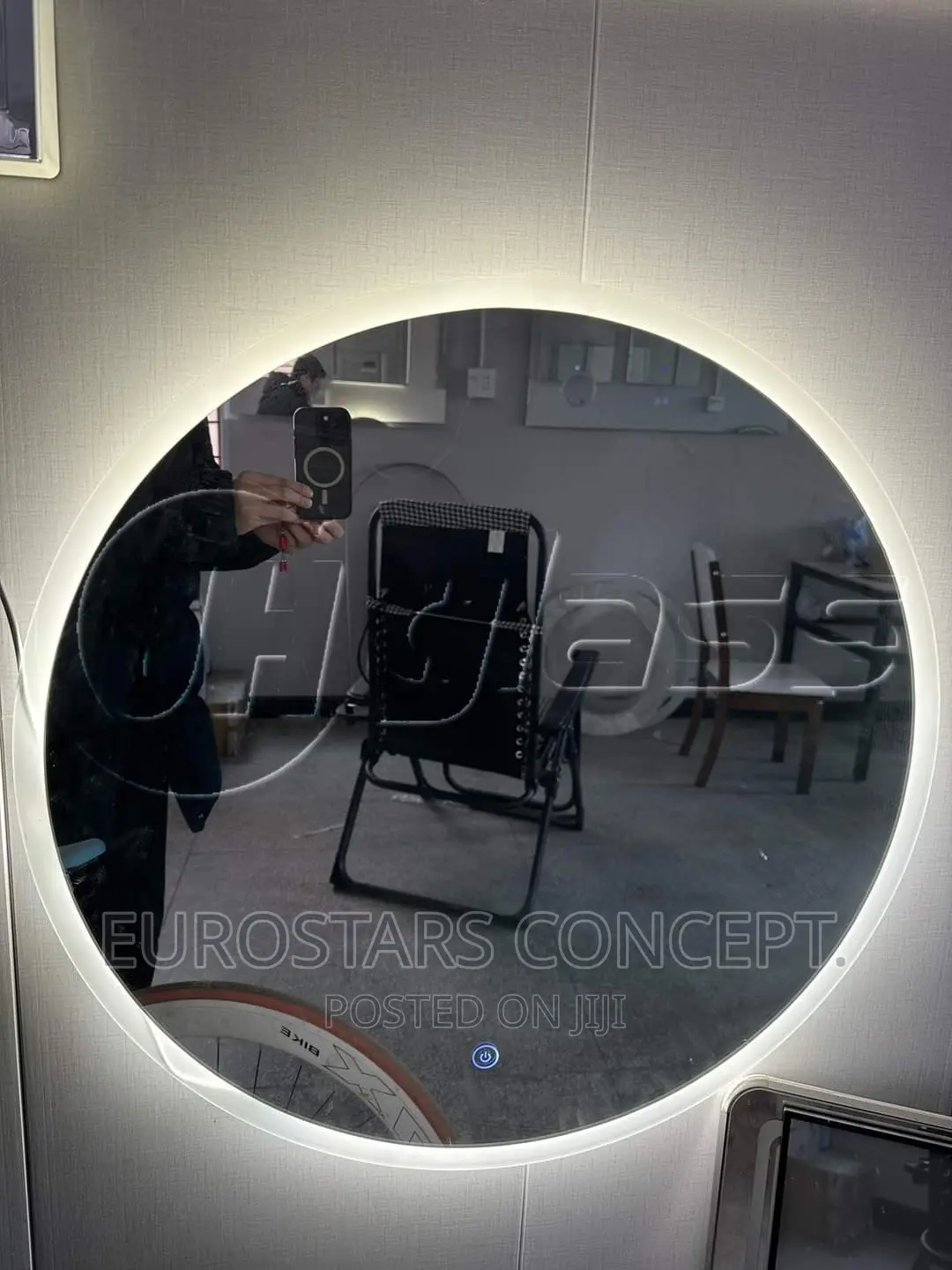 Round Shape Luxury Mirror With 3 Colours Led Lights