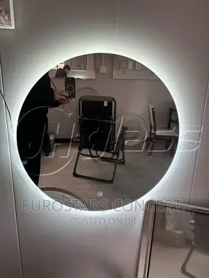 Round Shape Luxury Mirror With 3 Colours Led Lights