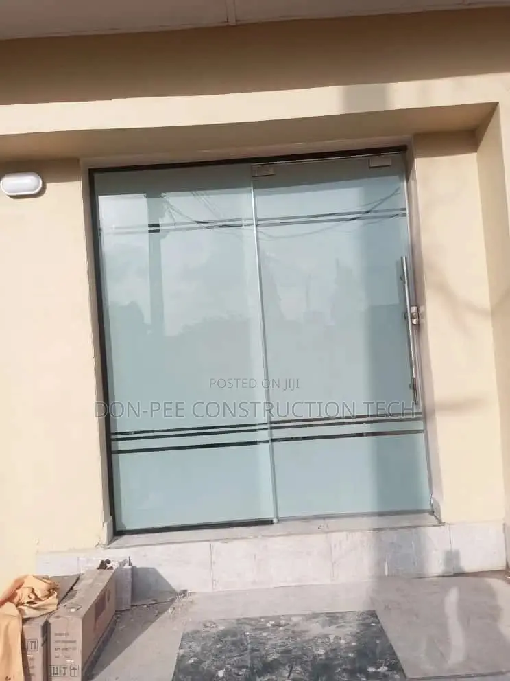 Frameless Glass Doors