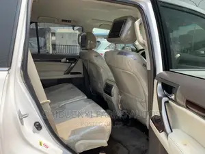 Lexus GX 460 Premium 2011 White