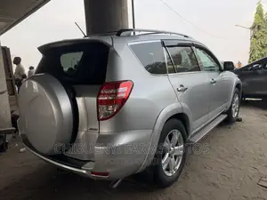 Toyota RAV4 2.5 Limited 4x4 2010 Silver